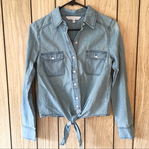 cupcakes & cashmere Tops - SALE NWOT Cupcakes Cashmere Chambray Denim Blouse